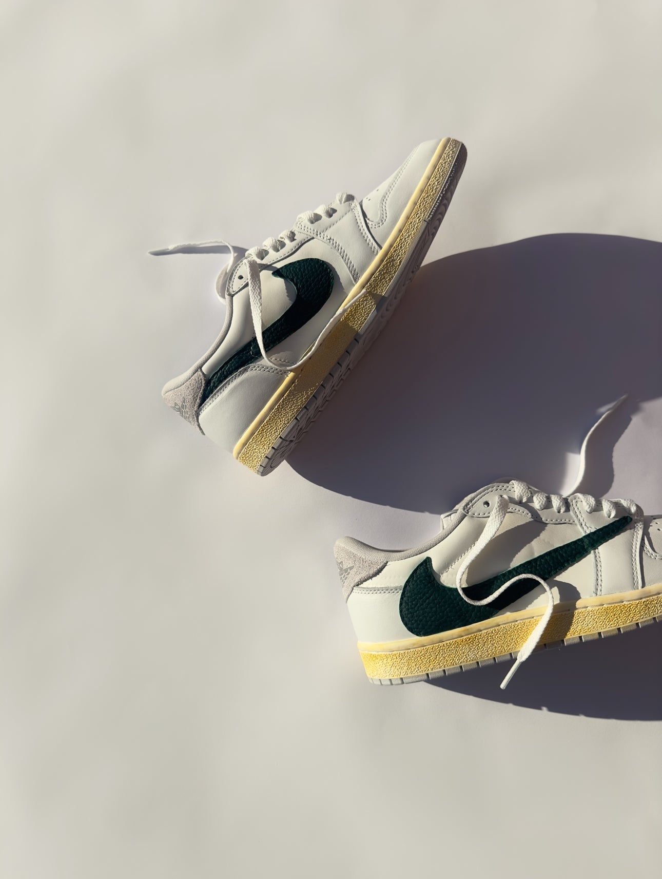 TRAVIS SCOTT JORDAN 1 LOW “FOREST GREEN”