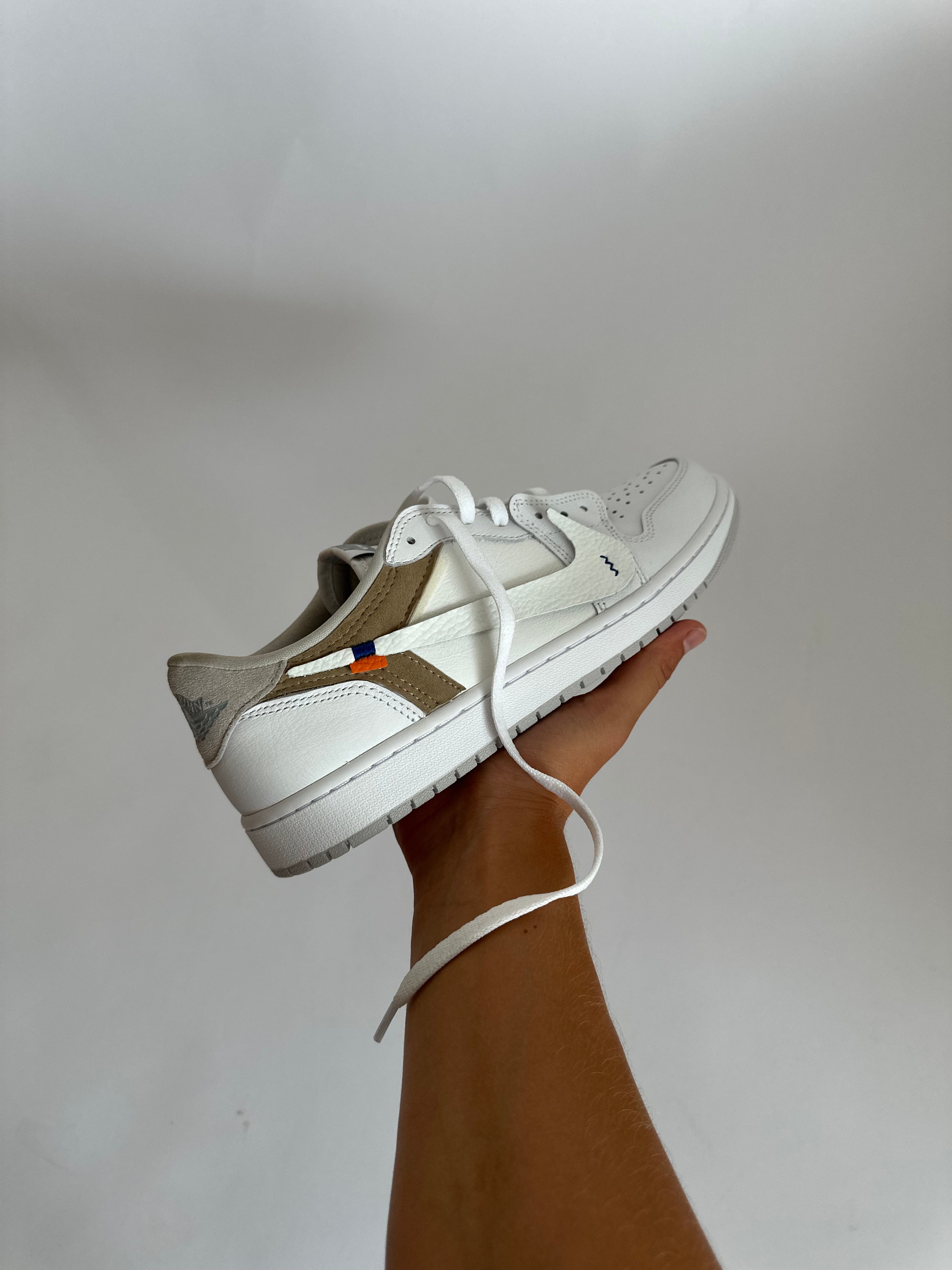 OFF-WHITE JORDAN 1 LOW TRIPLE WHITE