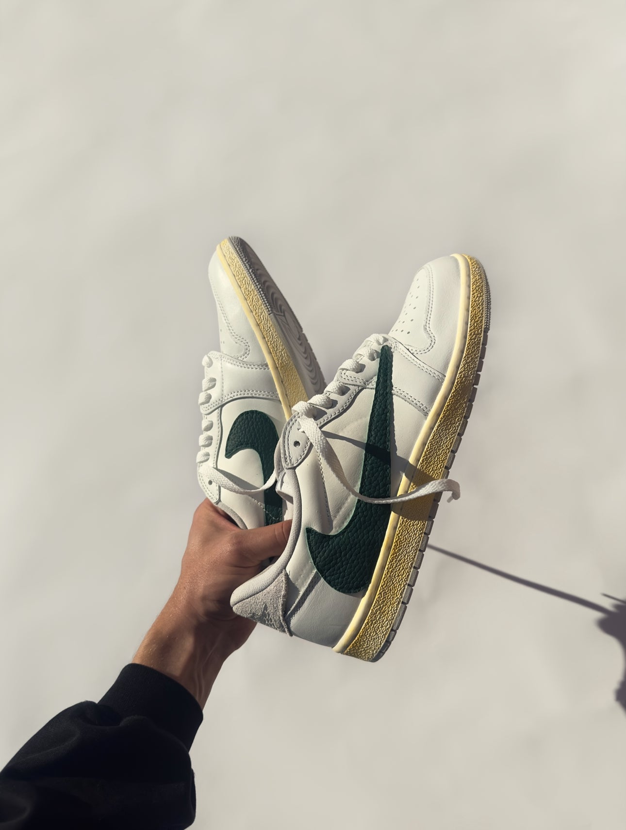 TRAVIS SCOTT JORDAN 1 LOW “FOREST GREEN”