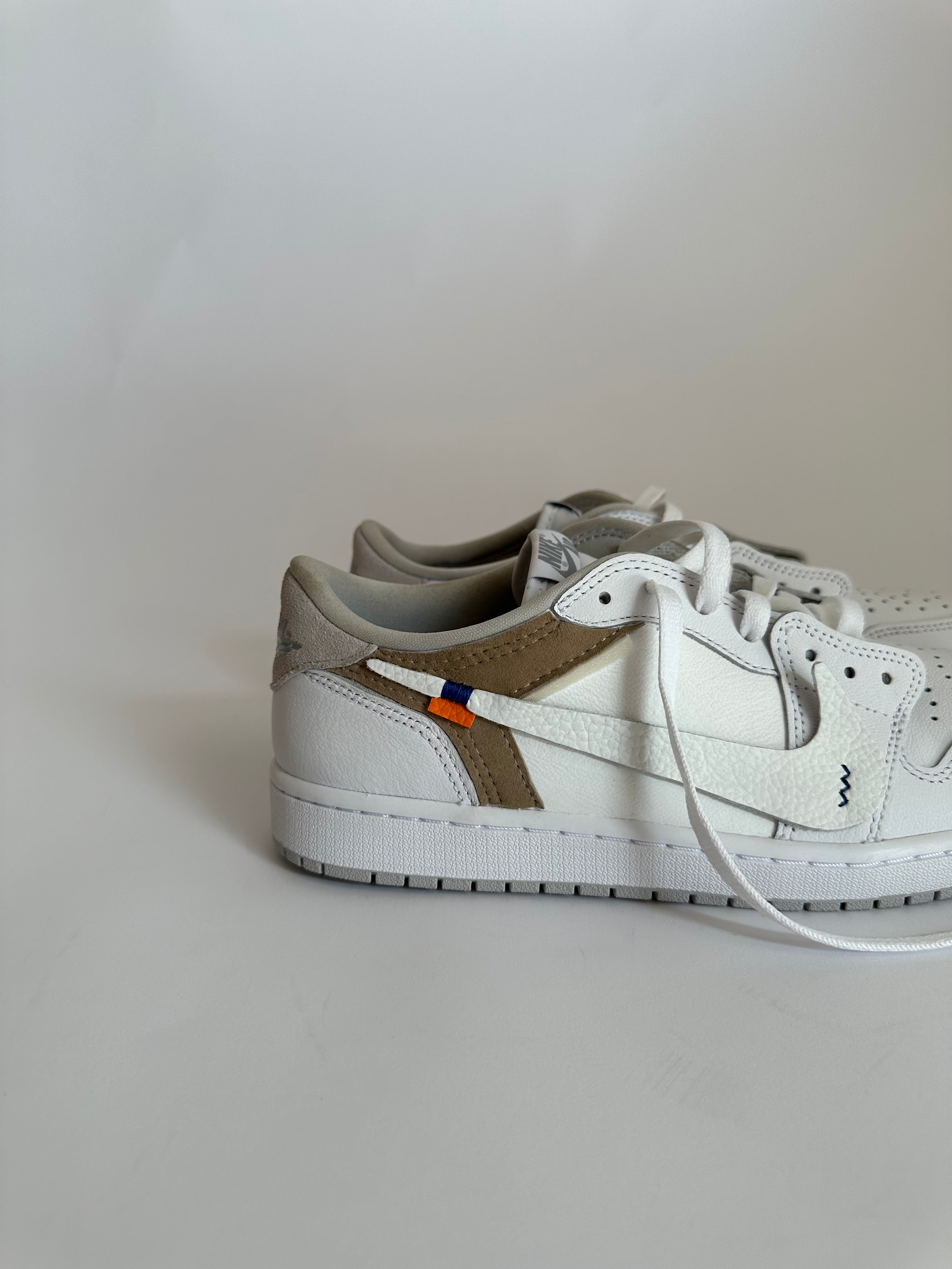 OFF-WHITE JORDAN 1 LOW TRIPLE WHITE