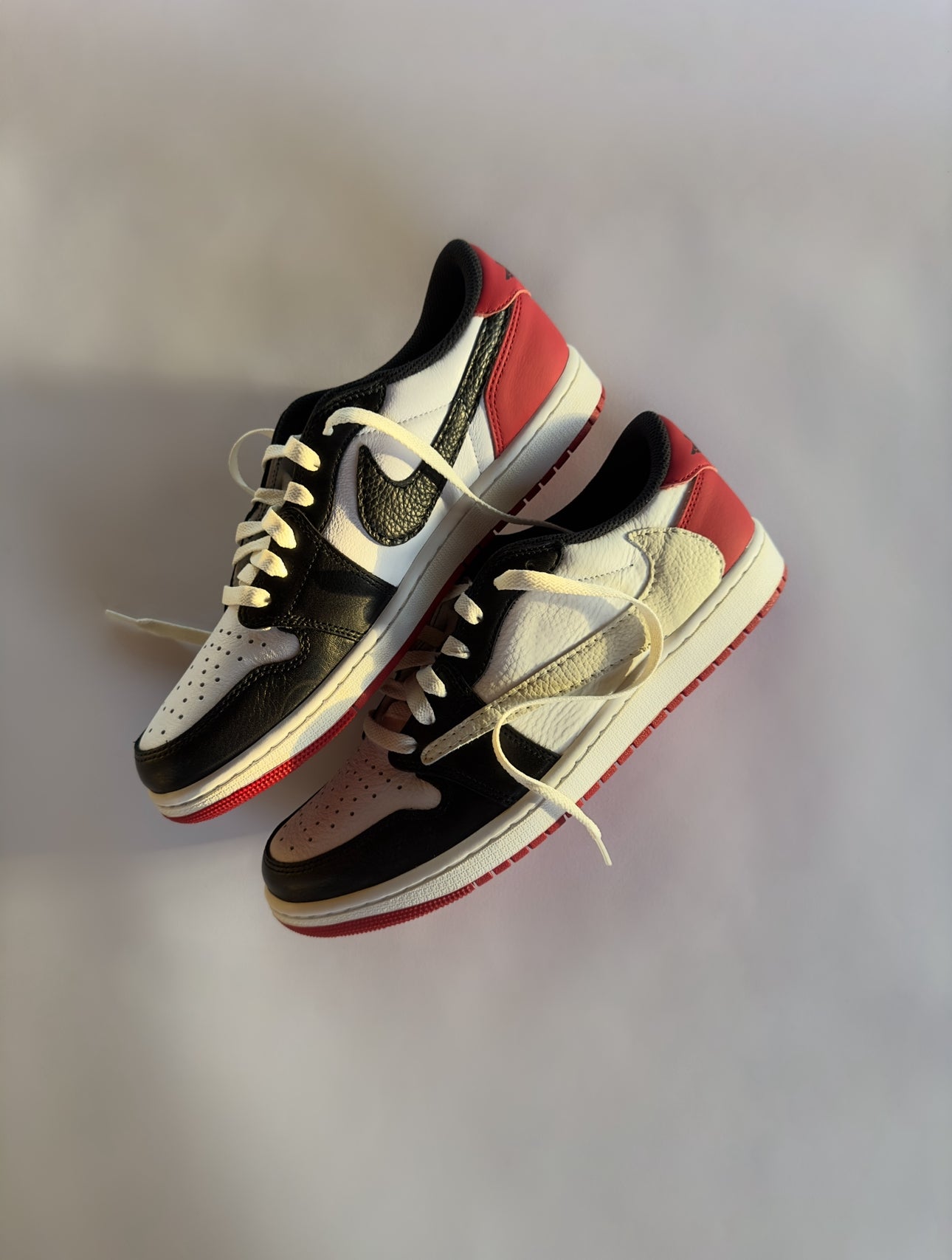 TRAVIS SCOTT JORDAN 1 LOW OG BLACK TOE