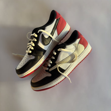 TRAVIS SCOTT JORDAN 1 LOW OG BLACK TOE